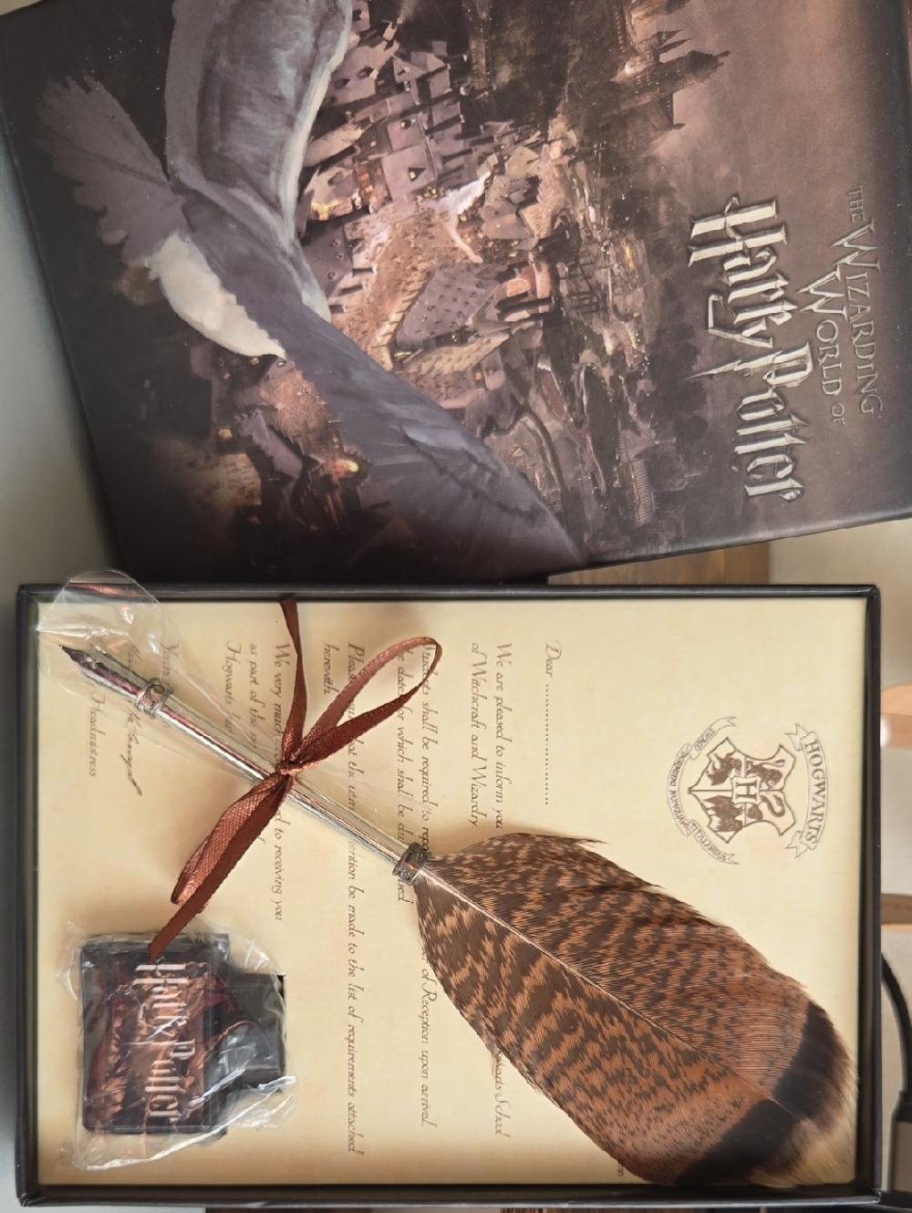 Warner Bros. Harry Potter Brown, Cream and Gold Feather Quill Set
